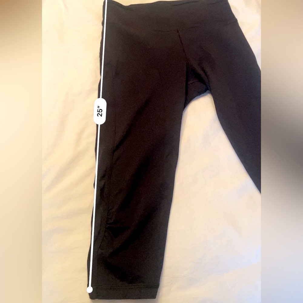 Lululemon Black Crop (Under knee) Leggings - Picture 6 of 6